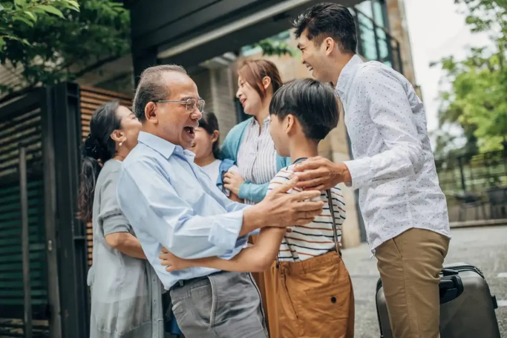 高齢の愛する人との家族の再会を計画する方法